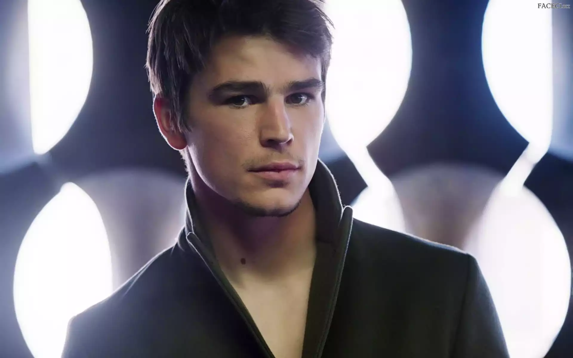 Marynarka, Josh, Hartnett